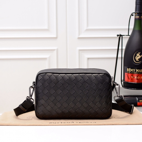 ボッテガヴェネタバッグ側面デザイン